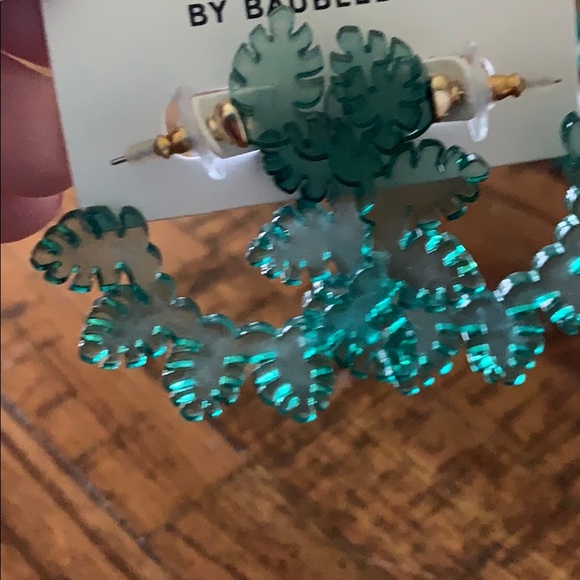 3/$10 NWT baublebar earrings - Picture 2 of 3